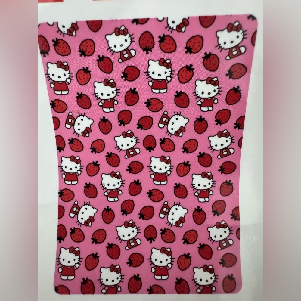 Hello Kitty Blanket🍓 - Picture 2 of 3